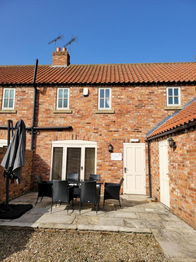 The Blue Bell Inn Weaverthorpe Exteriér fotografie