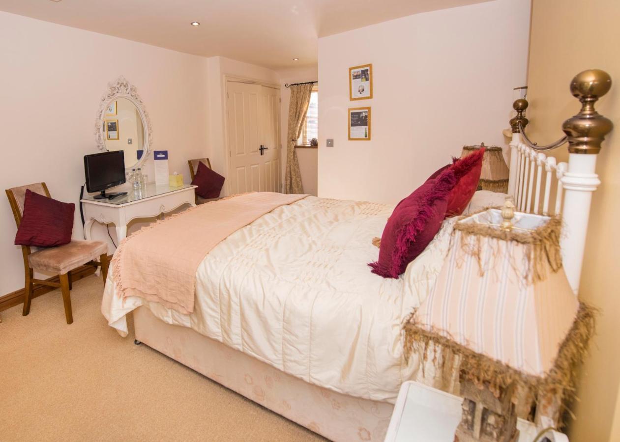 The Blue Bell Inn Weaverthorpe Exteriér fotografie